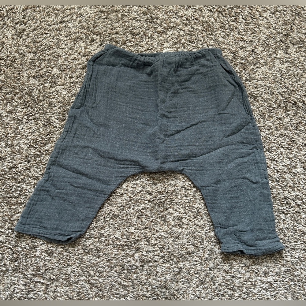 Bundle of 2 bottoms: shorts and long pants
